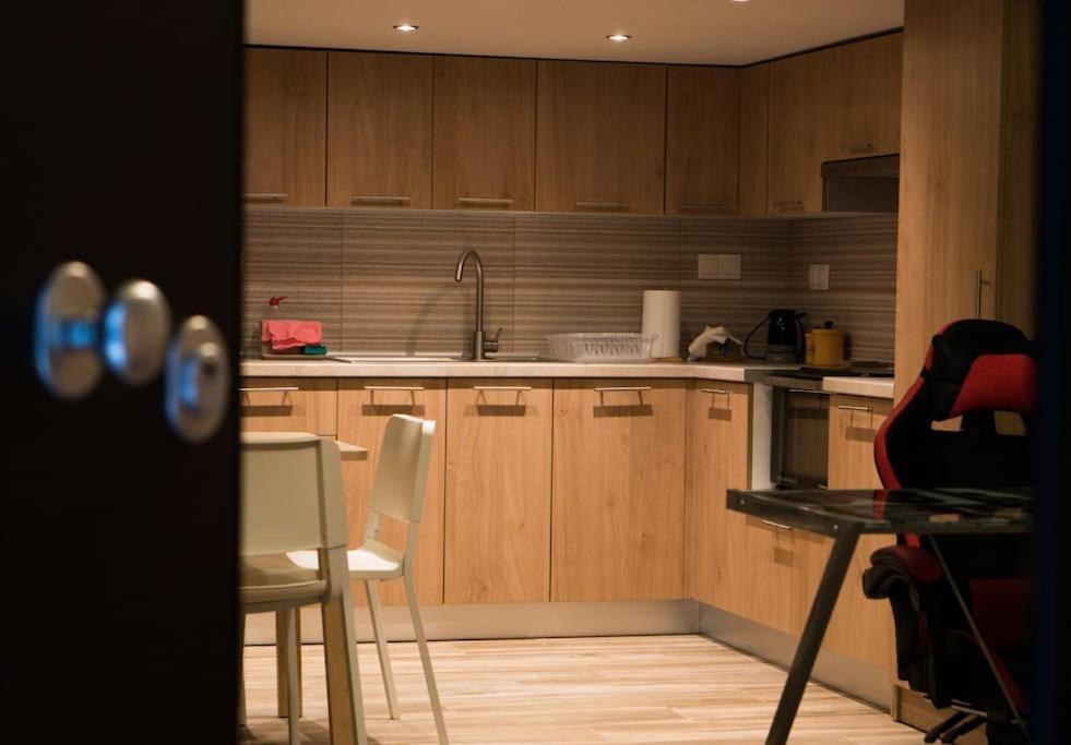 Modern Cozy Appartment In سالونيك المظهر الخارجي الصورة